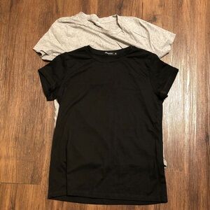 J. Crew Memorose Black & Gray Short Sleeve Tees 2 t-shirts women’s size M Euc